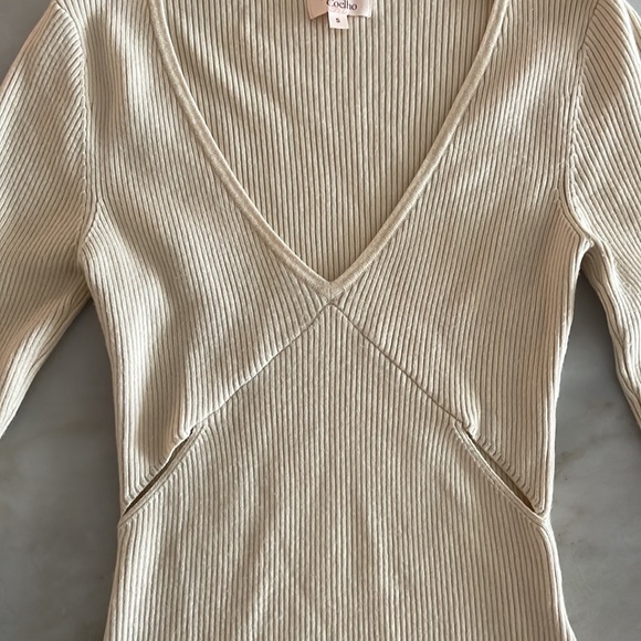 Camila Coelho top with cutouts - Picture 3 of 4